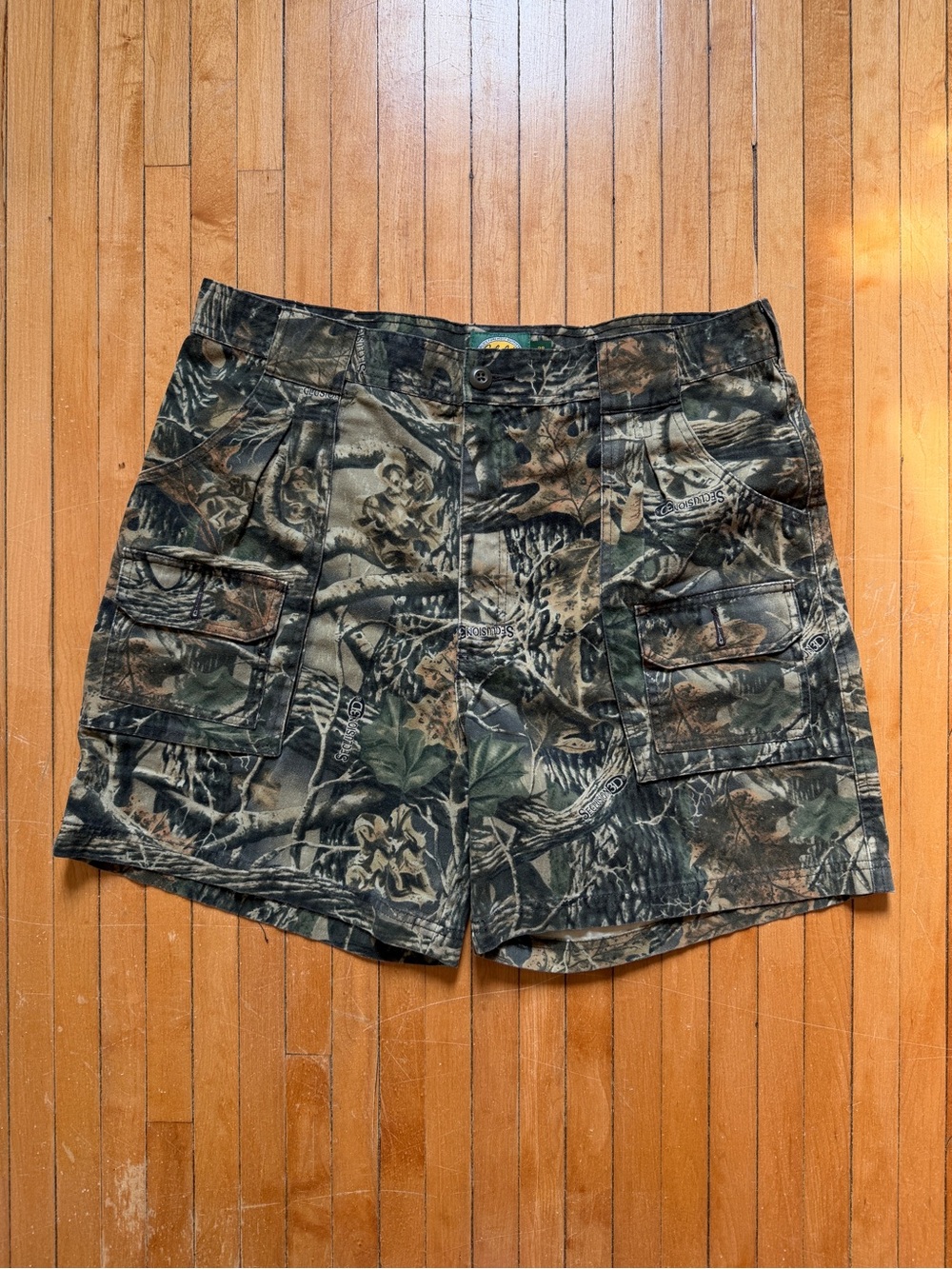Vintage Y2K Cabela's Seclusion 3D Camo Cargo 7” Shorts 38 Mens Hunting Outdoors